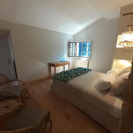 Dorre Pean Oda ve Kahvaltı Ciboure